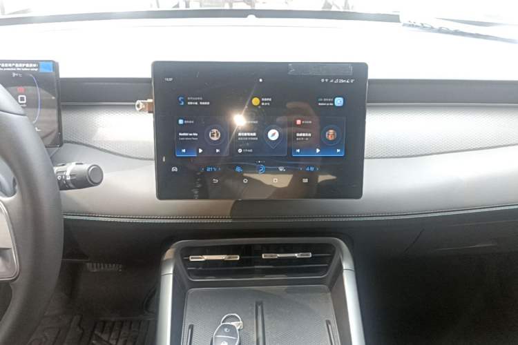 Used BYD Qin PLUS 2025 DM-i Smart Drive 55KM Leading Model Audio And AC Panel