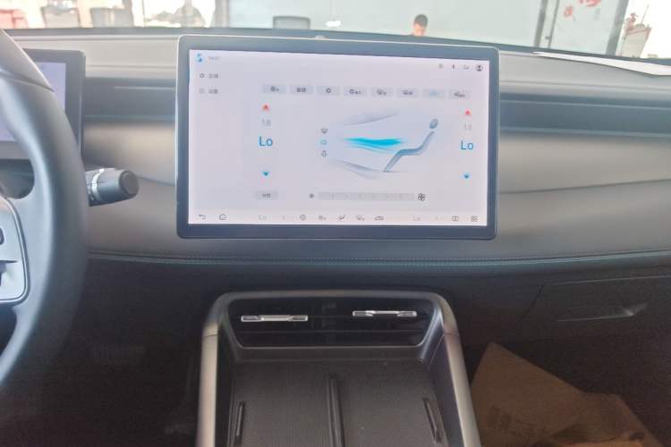 Used BYD Qin PLUS 2025 DM-i Smart Drive 120KM Superior Model Audio And AC Panel