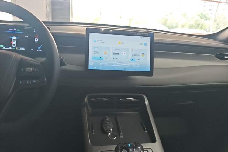 Used BYD Qin PLUS 2025 DM-i Smart Drive 55KM Leading Model Audio And AC Panel