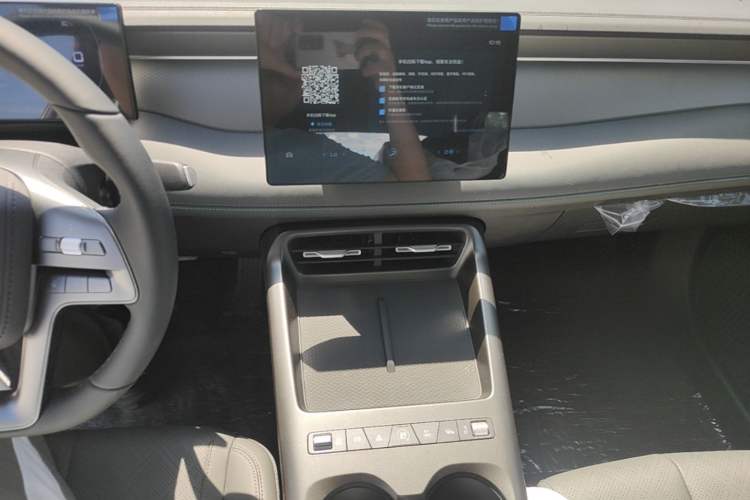 Used BYD Qin PLUS  Audio And AC Panel
