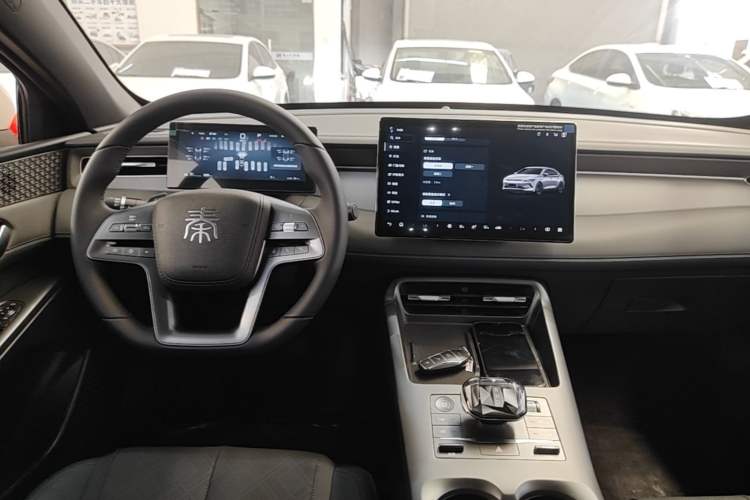 Used BYD Qin PLUS 2025 EV Smart Drive Edition 510KM Leading Model Audio And AC Panel