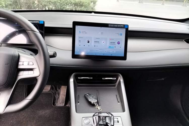 Used BYD Qin PLUS 2025 DM-i Smart Drive 55KM Leading Model Audio And AC Panel