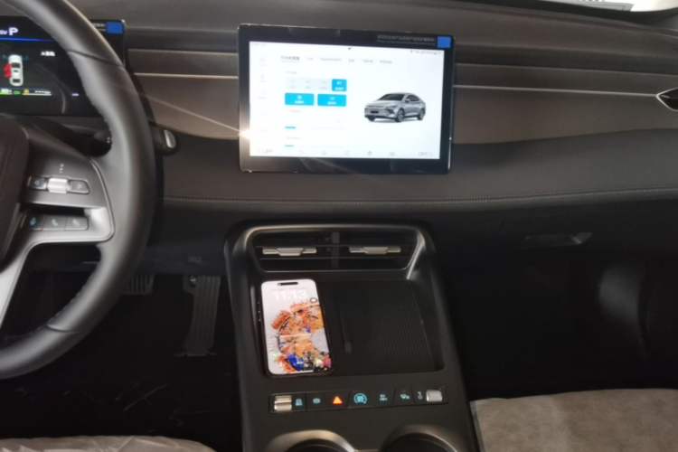 Used BYD Qin PLUS  Audio And AC Panel