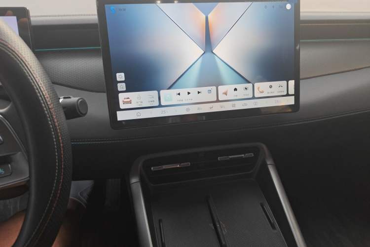 Used BYD Qin PLUS 2025 DM-i Smart Drive 120KM Superior Model Audio And AC Panel