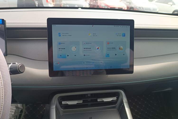 Used BYD Qin PLUS 2025 DM-i Smart Drive 55KM Leading Model Audio And AC Panel