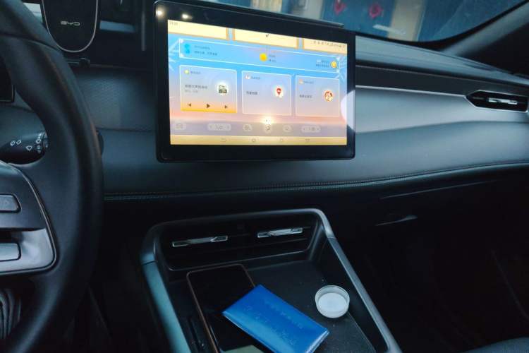 Used BYD Qin PLUS 2025 DM-i Smart Drive 55KM Leading Model Audio And AC Panel