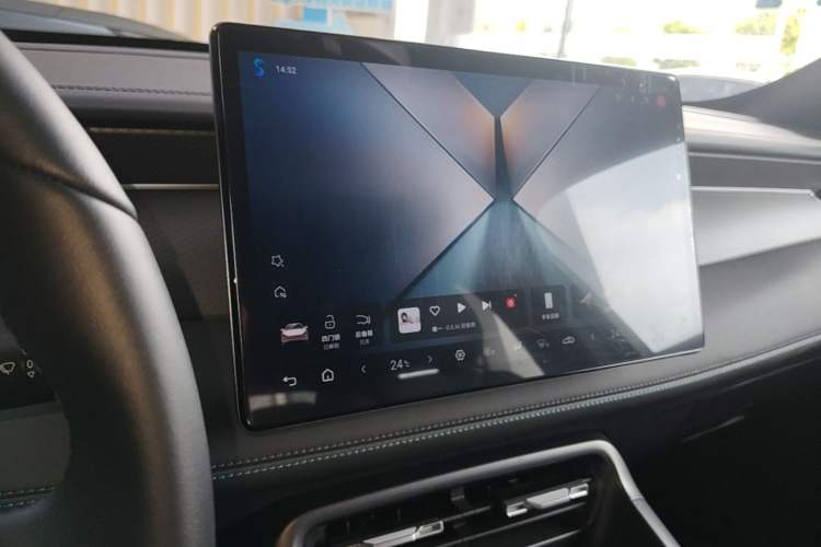 Used BYD Qin PLUS 2025 DM-i Smart Drive 55KM Beyond Model Audio And AC Panel
