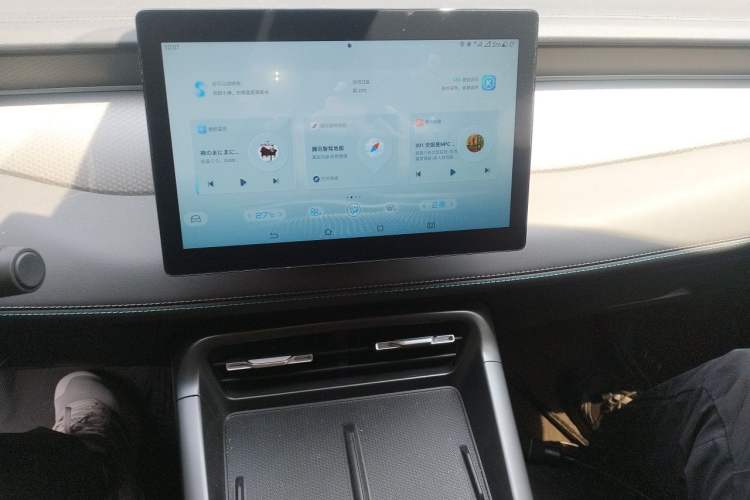 Used BYD Qin PLUS 2025 DM-i Smart Drive 55KM Leading Model Audio And AC Panel