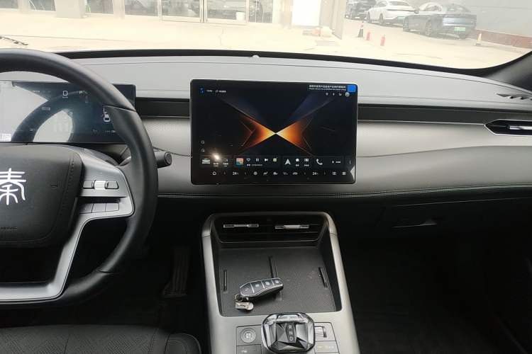 Used BYD Qin PLUS 2025 EV Smart Drive Edition 420KM Leading Model Audio And AC Panel