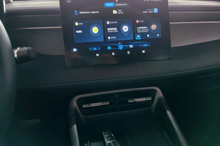 Used BYD Qin PLUS 2025 DM-i Smart Drive 55KM Leading Model Audio And AC Panel