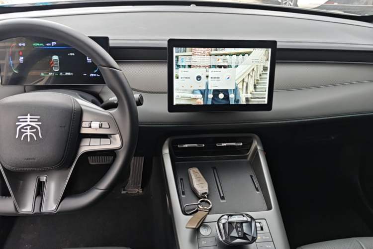 Used BYD Qin PLUS 2025 DM-i Smart Drive 55KM Leading Model Audio And AC Panel