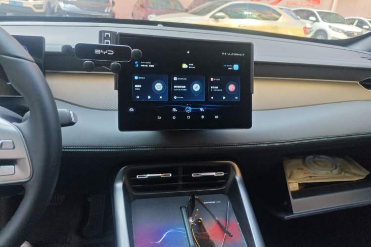 Used BYD Qin PLUS  Audio And AC Panel