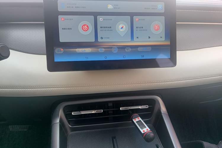 Used BYD Qin PLUS 2025 DM-i Smart Drive 55KM Leading Model Audio And AC Panel