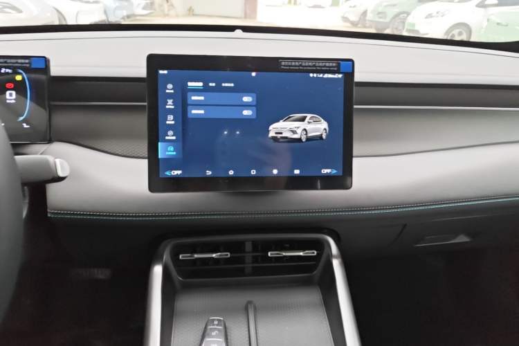 Used BYD Qin PLUS  Audio And AC Panel