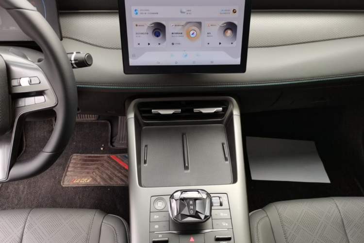 Used BYD Qin PLUS 2025 DM-i Smart Drive 55KM Leading Model Audio And AC Panel