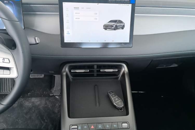 Used BYD Qin PLUS  Audio And AC Panel