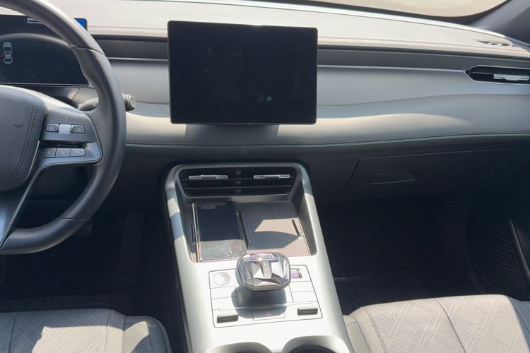 Used BYD Qin PLUS 2025 DM-i Smart Drive 55KM Leading Model Audio And AC Panel
