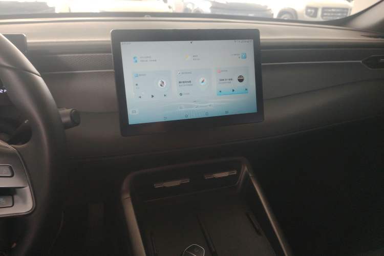 Used BYD Qin PLUS 2025 DM-i Smart Drive 55KM Leading Model Audio And AC Panel