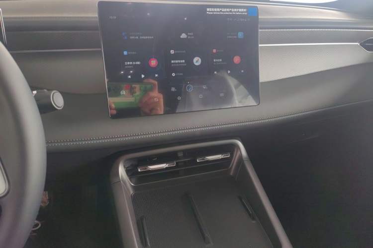Used BYD Qin PLUS 2025 DM-i Smart Drive 55KM Leading Model Audio And AC Panel