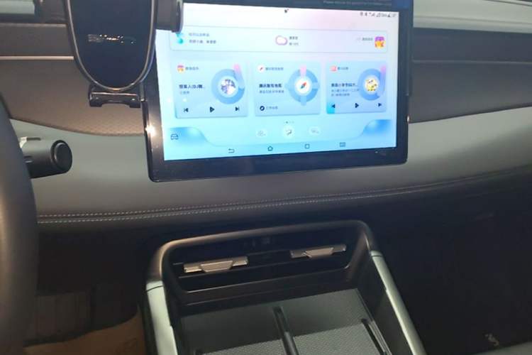 Used BYD Qin PLUS 2025 DM-i Smart Drive 55KM Leading Model Audio And AC Panel