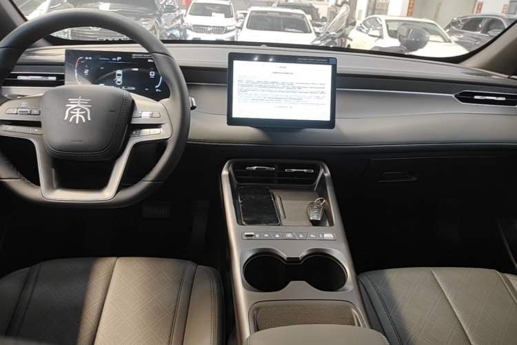 Used BYD Qin PLUS  Audio And AC Panel