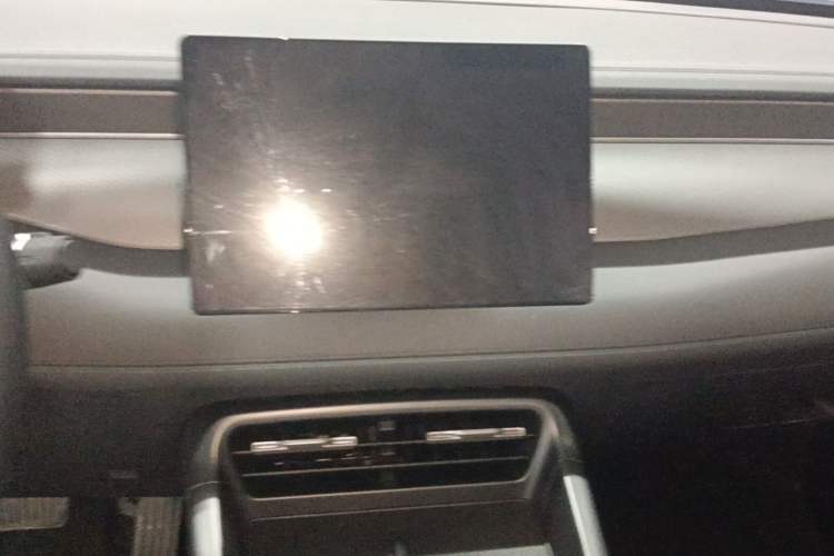 Used BYD Qin PLUS 2025 DM-i Smart Drive 55KM Leading Model Audio And AC Panel