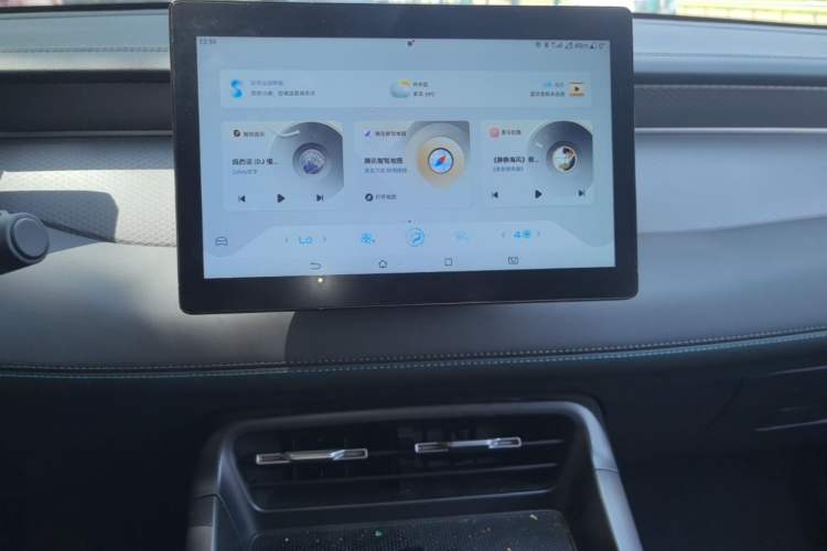 Used BYD Qin PLUS 2025 DM-i Smart Drive 55KM Leading Model Audio And AC Panel