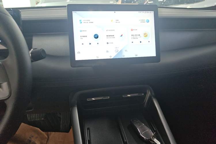 Used BYD Qin PLUS 2025 DM-i Smart Drive 55KM Leading Model Audio And AC Panel