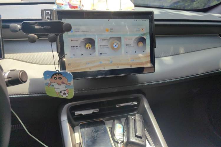 Used BYD Qin PLUS 2025 DM-i Smart Drive 55KM Leading Model Audio And AC Panel