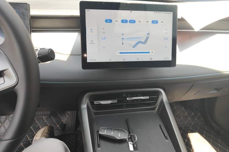 Used BYD Qin PLUS 2025 DM-i Smart Drive 55KM Leading Model Audio And AC Panel