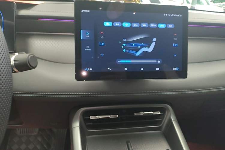 Used BYD Qin PLUS 2025 DM-i Smart Drive 55KM Leading Model Audio And AC Panel