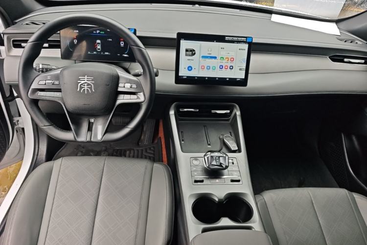 Used BYD Qin PLUS 2025 DM-i Smart Drive 55KM Leading Model Center Console