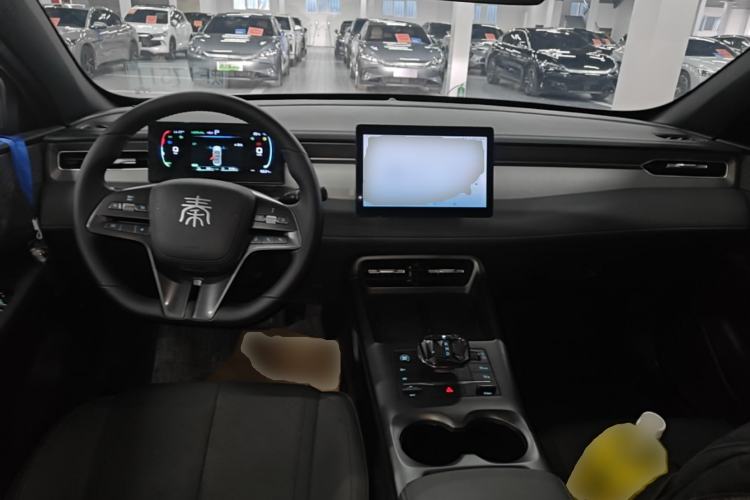 Used BYD Qin PLUS 2025 DM-i Smart Drive 55KM Leading Model Center Console