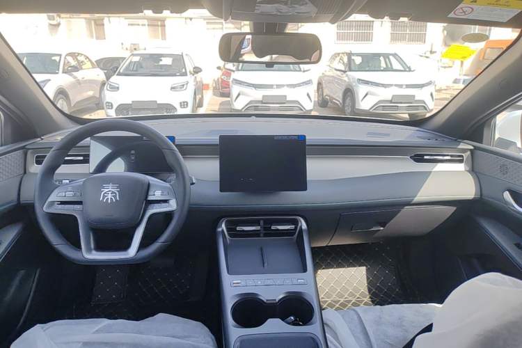 Used BYD Qin PLUS  Center Console