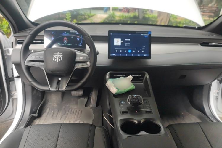 Used BYD Qin PLUS 2025 DM-i Smart Drive 55KM Leading Model Center Console