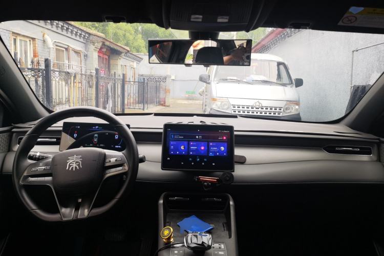 Used BYD Qin PLUS 2025 DM-i Smart Drive 55KM Leading Model Center Console