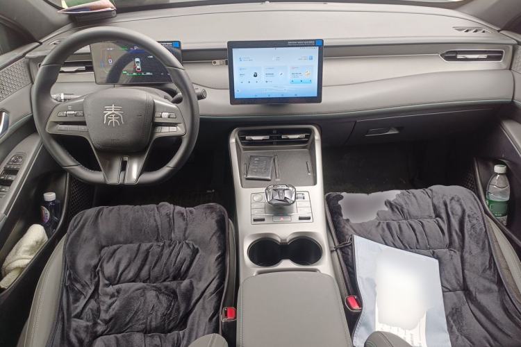 Used BYD Qin PLUS 2025 DM-i Smart Drive 55KM Leading Model Center Console