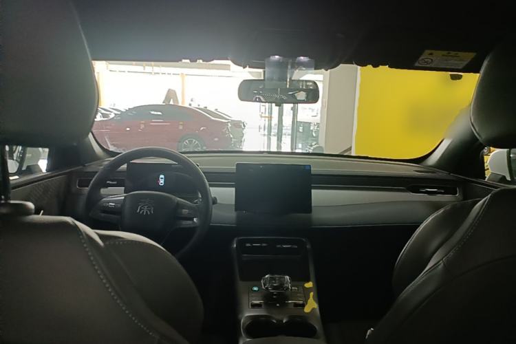Used BYD Qin PLUS 2025 DM-i Smart Drive 55KM Leading Model Center Console