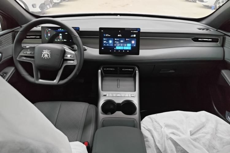 Used BYD Qin PLUS  Center Console