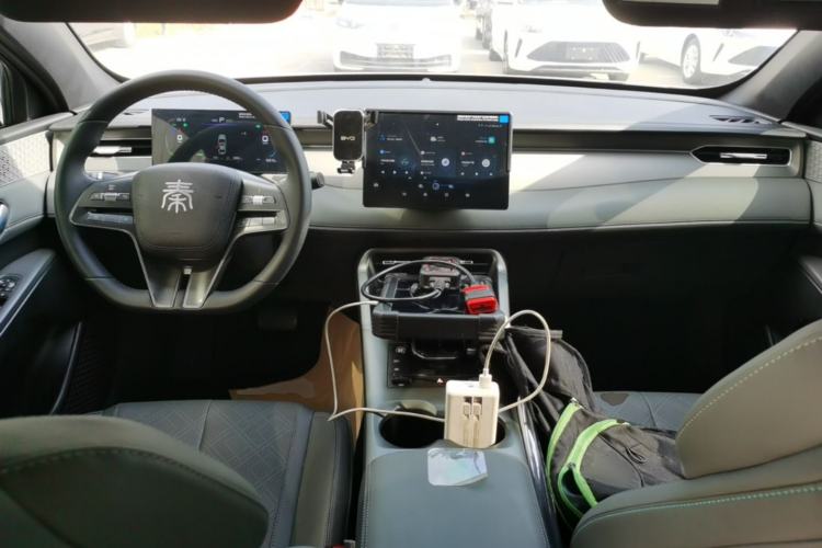 Used BYD Qin PLUS 2025 DM-i Smart Drive 55KM Leading Model Center Console
