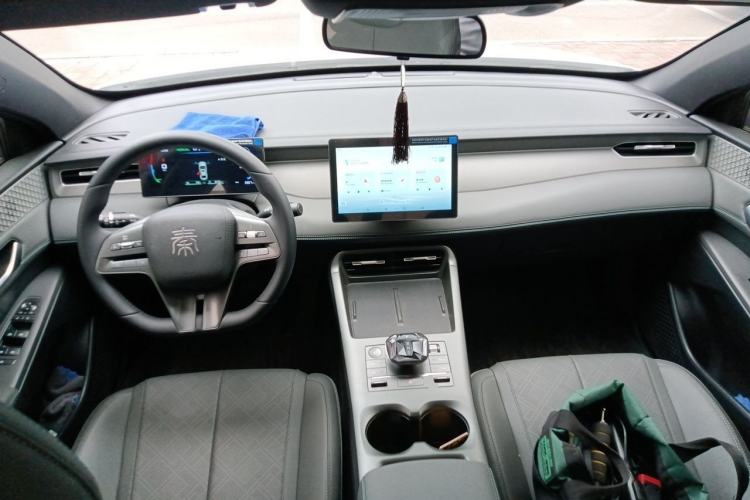 Used BYD Qin PLUS 2025 DM-i Smart Drive 55KM Leading Model Center Console