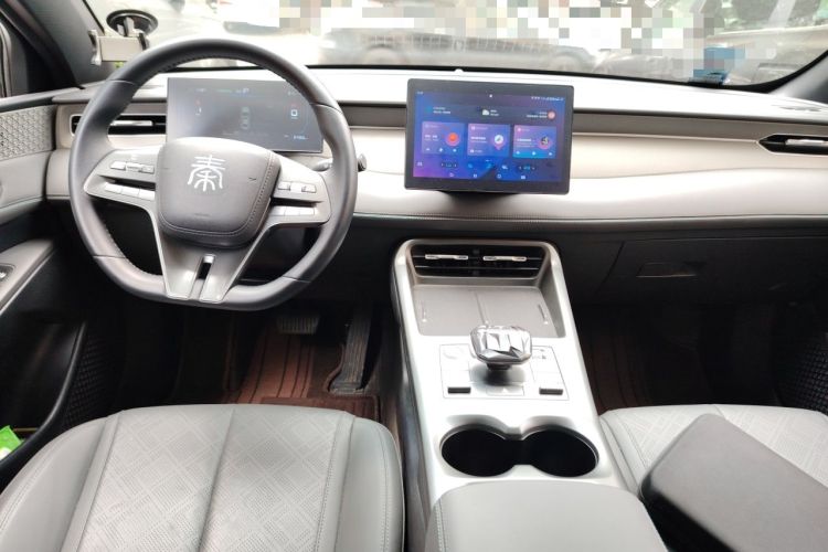 Used BYD Qin PLUS 2025 DM-i Smart Drive 55KM Leading Model Center Console