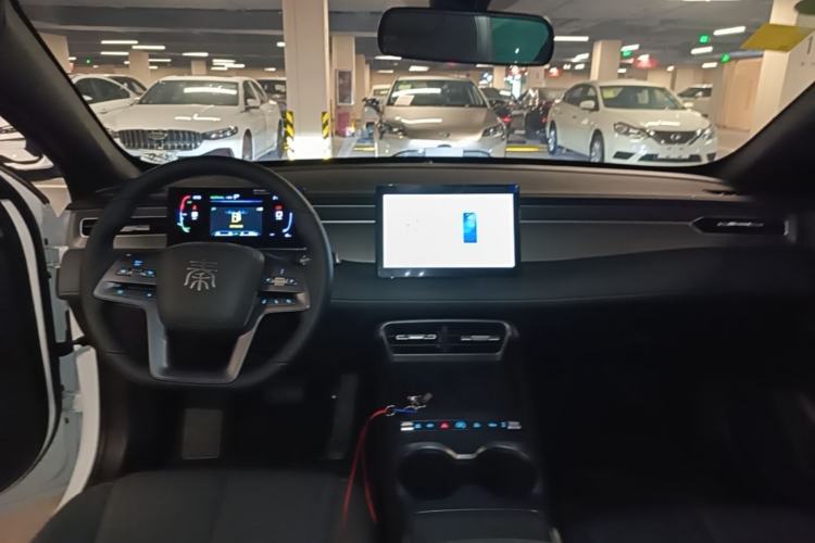 Used BYD Qin PLUS  Center Console