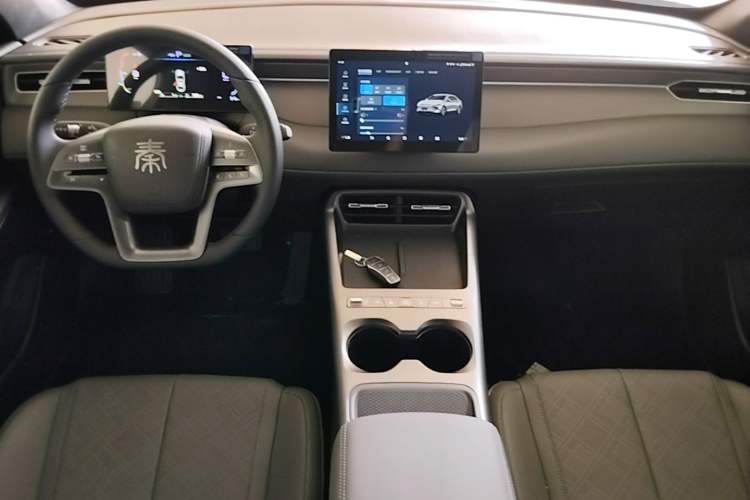Used BYD Qin PLUS  Center Console