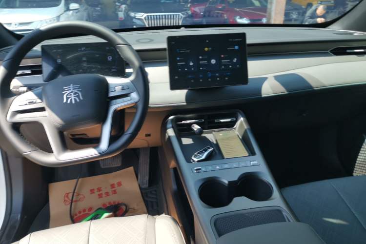 Used BYD Qin PLUS  Center Console