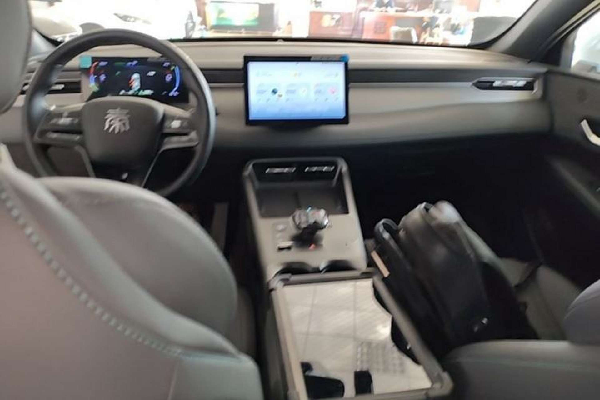 Used BYD Qin PLUS 2025 DM-i Smart Drive 55KM Leading Model Center Console
