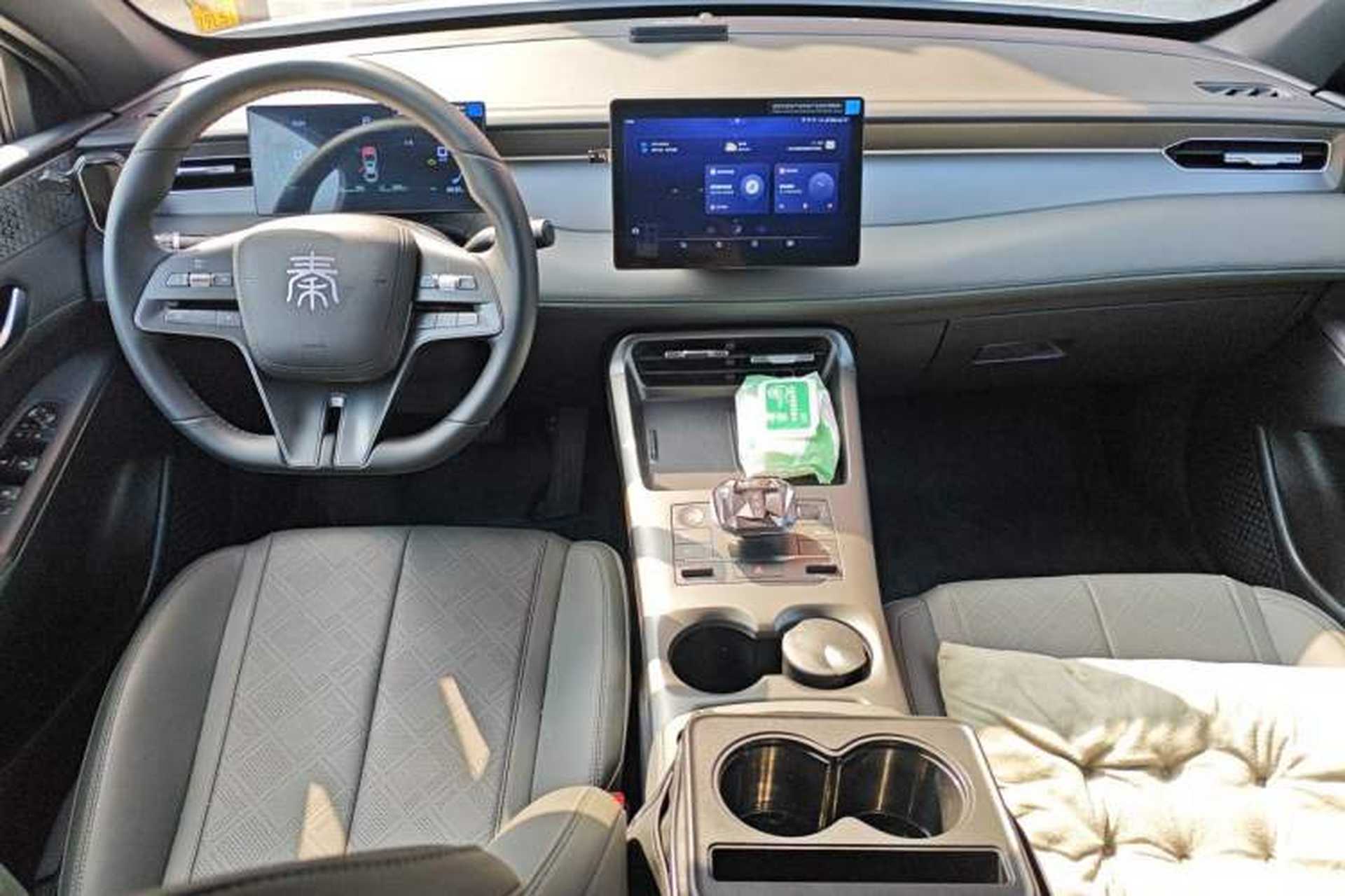 Used BYD Qin PLUS 2025 DM-i Smart Drive 55KM Leading Model Center Console