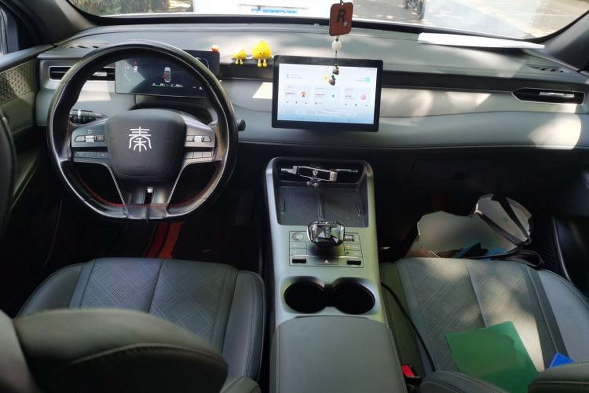 Used BYD Qin PLUS 2025 DM-i Smart Drive 55KM Leading Model Center Console