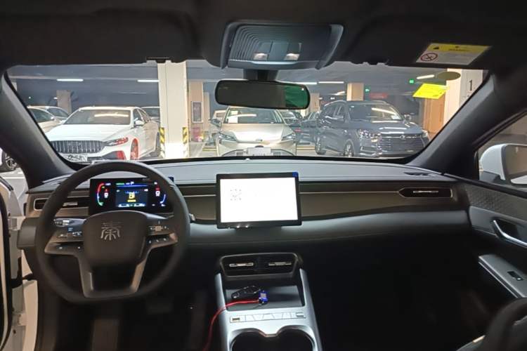 Used BYD Qin PLUS  Center Console