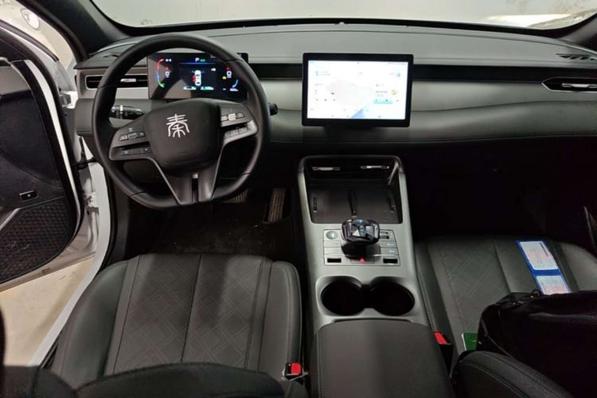 Used BYD Qin PLUS 2025 DM-i Smart Drive 55KM Leading Model Center Console